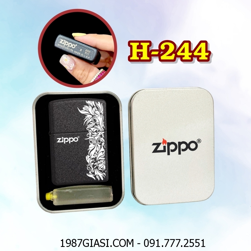 BẬT LỬA ZIPPO ĐEN NHÁM HÌNH HOA VĂN (CÓ MỘC ĐÁY) (HỘP THIẾC KÈM XĂNG) H-244